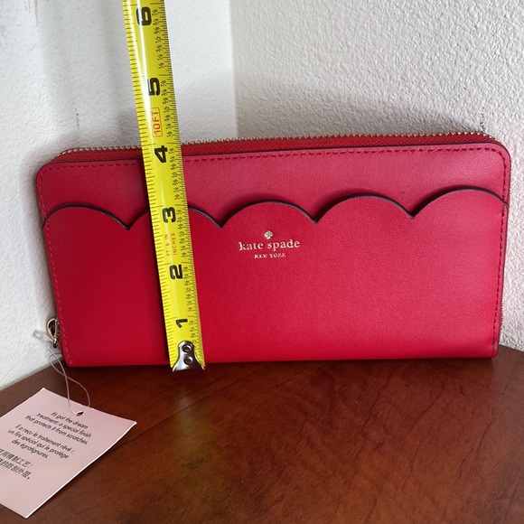 Authentic NWT Kate Spade Large Continental Wallet, Magnolia Street Hotchili, Red - Picture 3 of 12